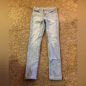 Levi’s light wash skinny jeans